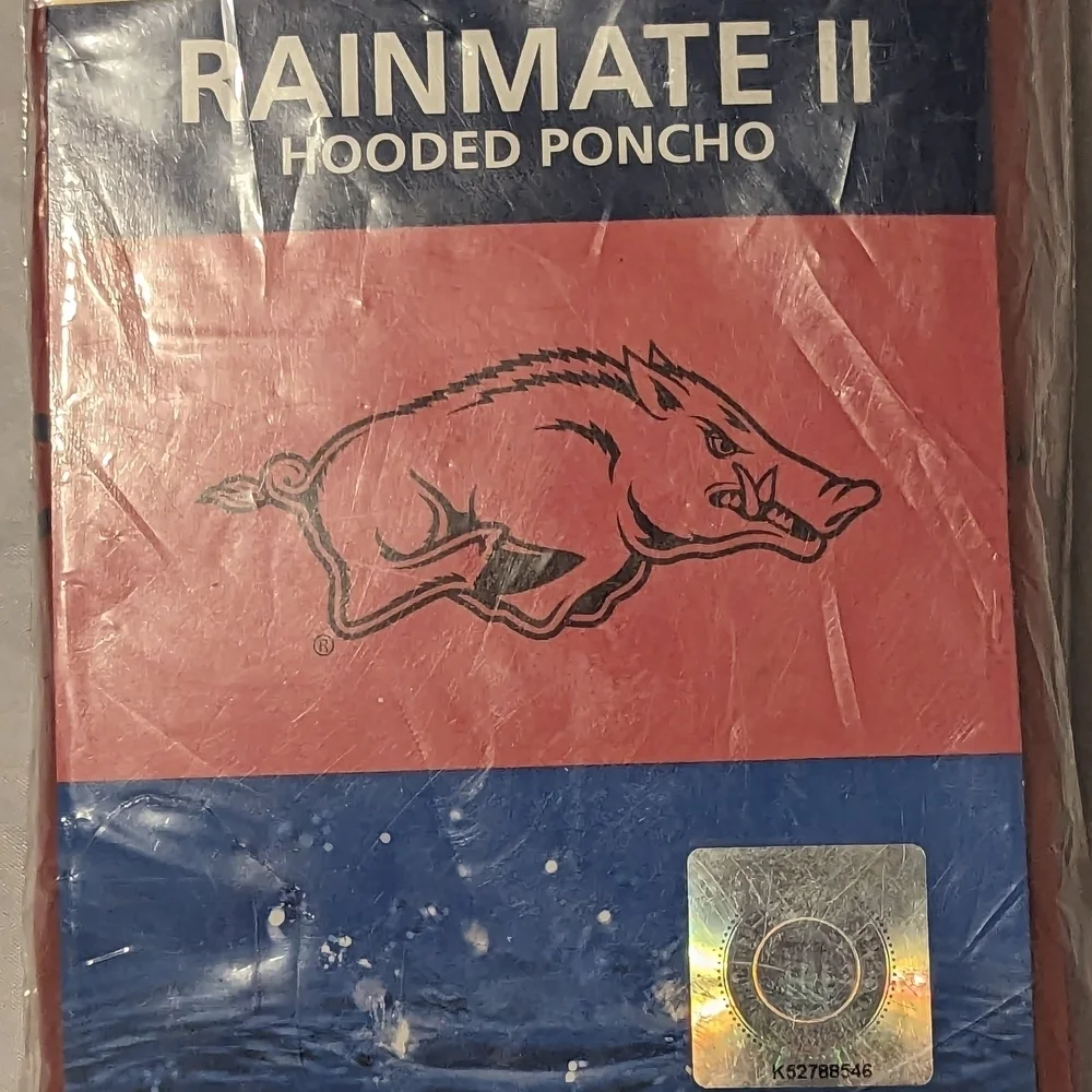 NCAA Arkansas Razorback Rainmate II Hooded Poncho Red Adult One Size NOS Sealed